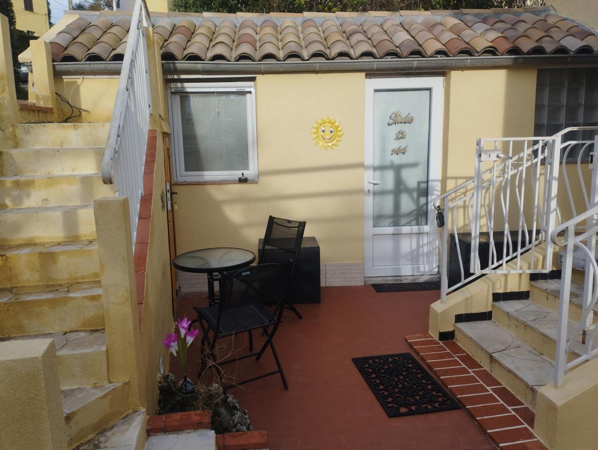 Studio Du Soleil Rez De Jardin Avec Parking Gratuit Vence Exterior photo